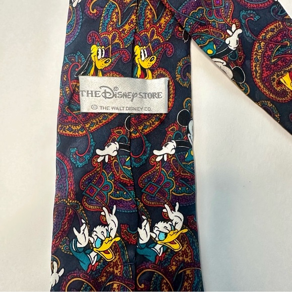 Vintage “The Disney Store” Classic Men’s Silk Tie 4” x 60”, Mickey Daffy Goofy - Picture 2 of 6